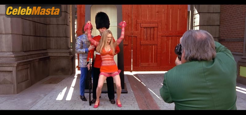 Elizabeth Hurley Photo Collection from Austin Powers The Spy Who Shagged Me photo 2