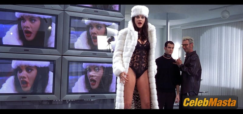 Elizabeth Hurley Photo Collection from Austin Powers The Spy Who Shagged Me photo 4