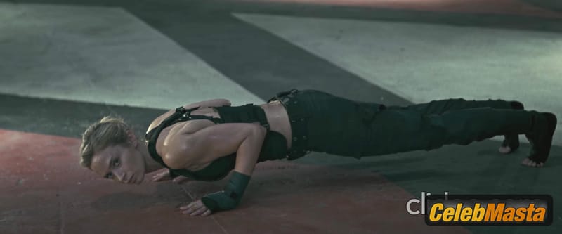 Emily Blunt Scene Photos Gallery from Edge Of Tomorrow photo 3