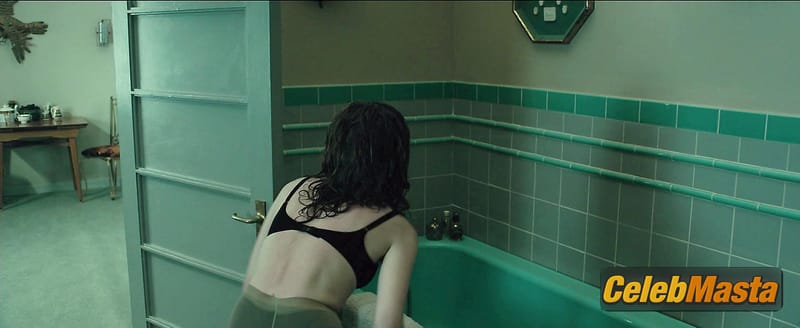 Emily Browning Photo Gallery from Legend photo 1