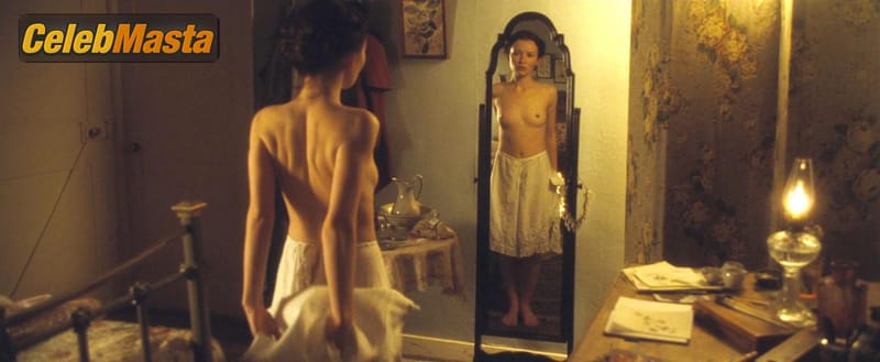 Emily Browning Photo Set from Summer In February photo 2