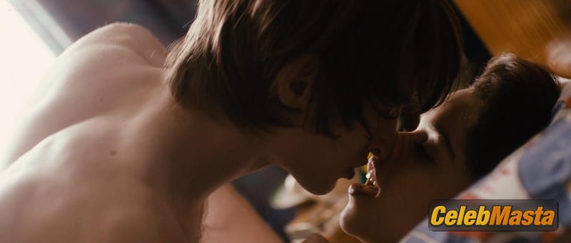 Emilia Clarke Photo Set from Spike Island photo 2
