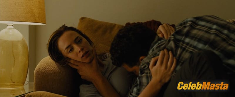 Emily Blunt Scene Photos Gallery from Sicario photo 1
