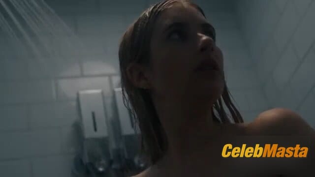 Emma Roberts Photo Gallery from American Horror Story photo 4