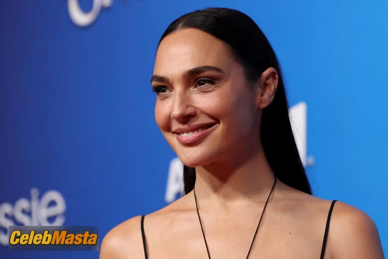 Photo Gallery: Gal Gadot in Snow White photo 1