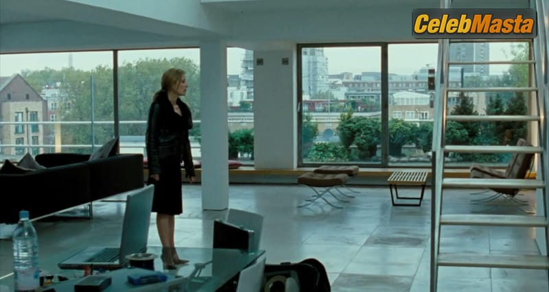 Photo Gallery: Gillian Anderson in Closure photo 3