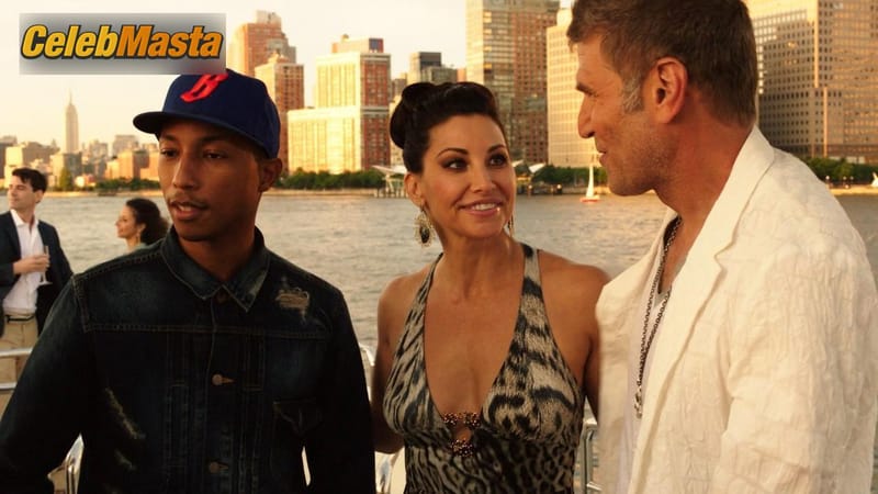 Gina Gershon Scene Photos Gallery from How To Make It In America photo 2