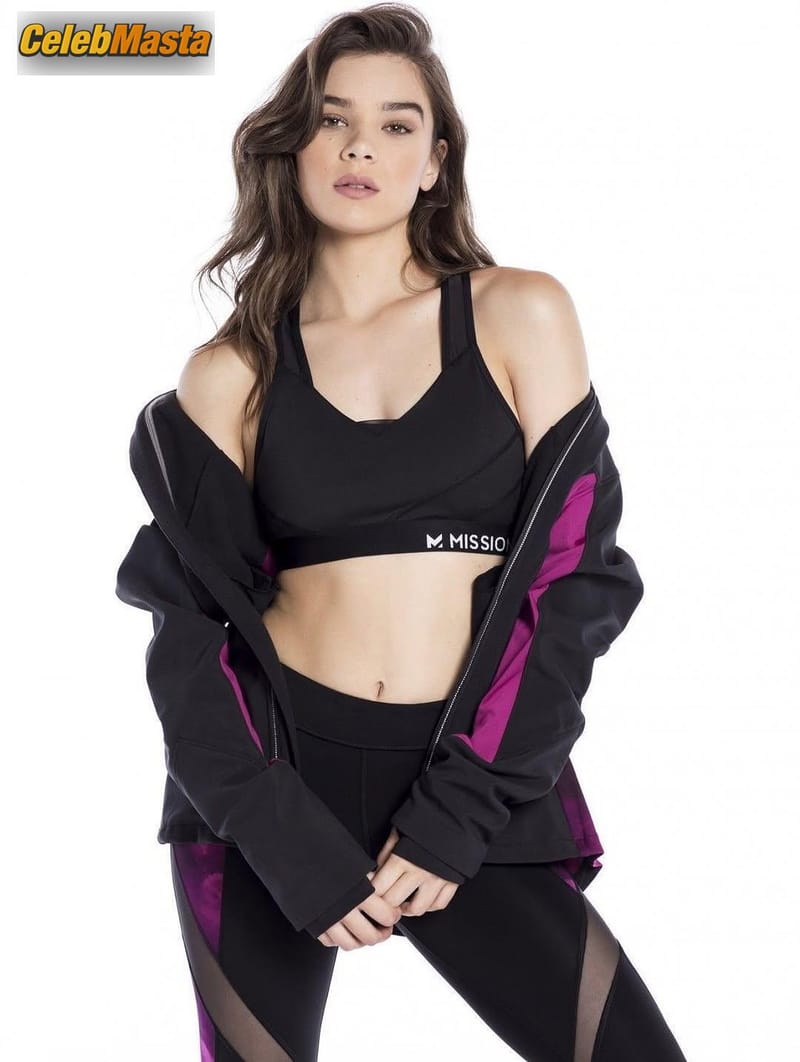 Hailee Steinfeld Photo Set from Sports Illustrated Swimsuit 2023 photo 4