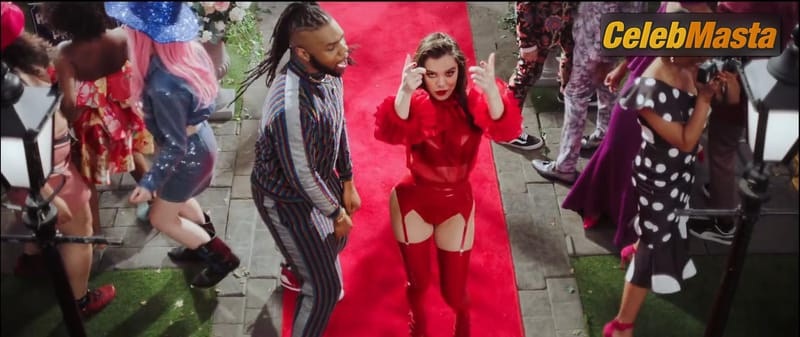 Hailee Steinfeld Photo Gallery from Colour photo 2