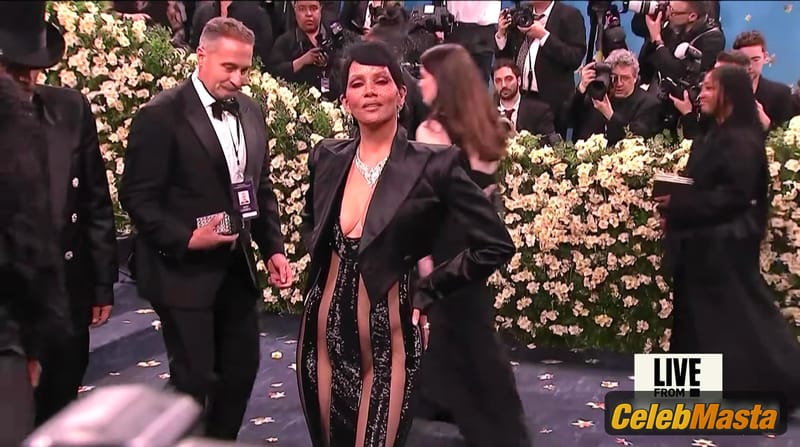 Halle Berry Photo Collection from E! Live From The Red Carpet photo 2