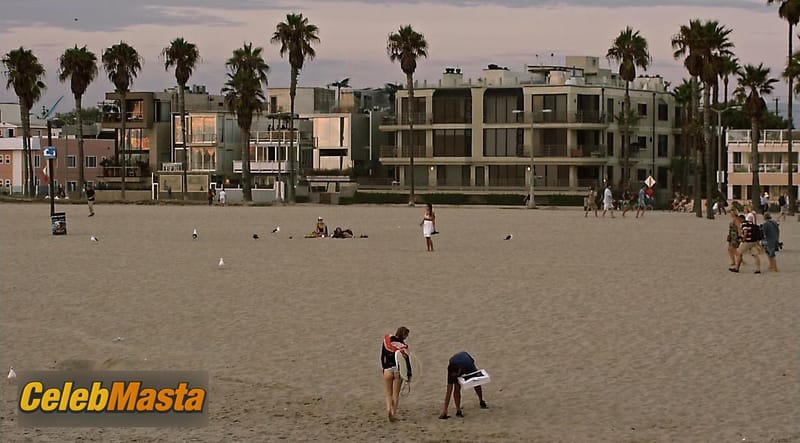 Heather Graham Scene Photos Gallery from Flaked photo 4