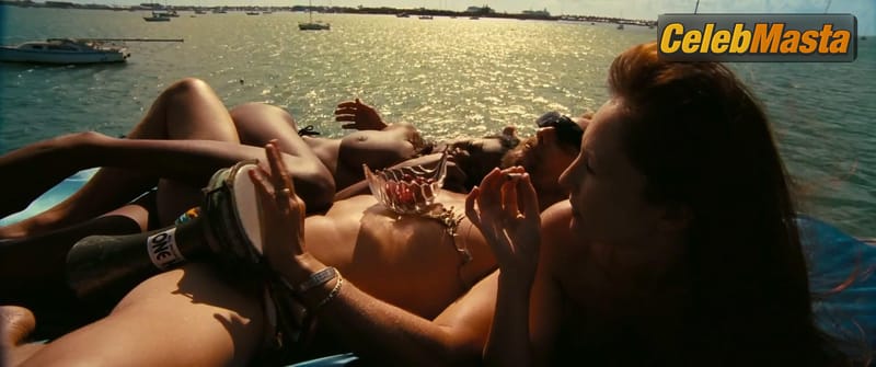 Isla Fisher Scene Photos Gallery from The Beach Bum photo 4