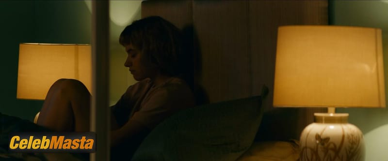 Photo Gallery: Imogen Poots in Vivarium photo 2
