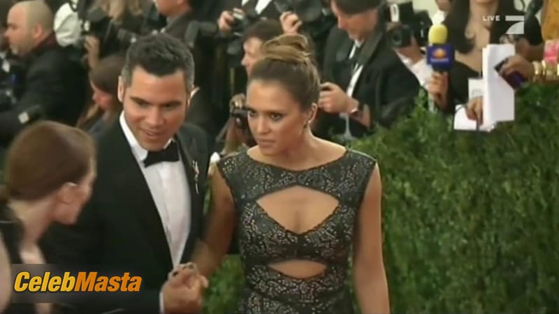 Jessica Alba in Taff