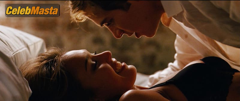 Jessica Alba in Awake (2021)