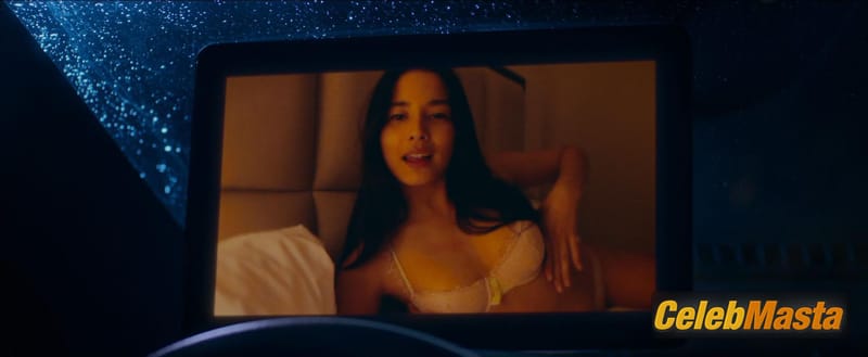 Jessica Gomes Photo Set from Father Figures photo 3