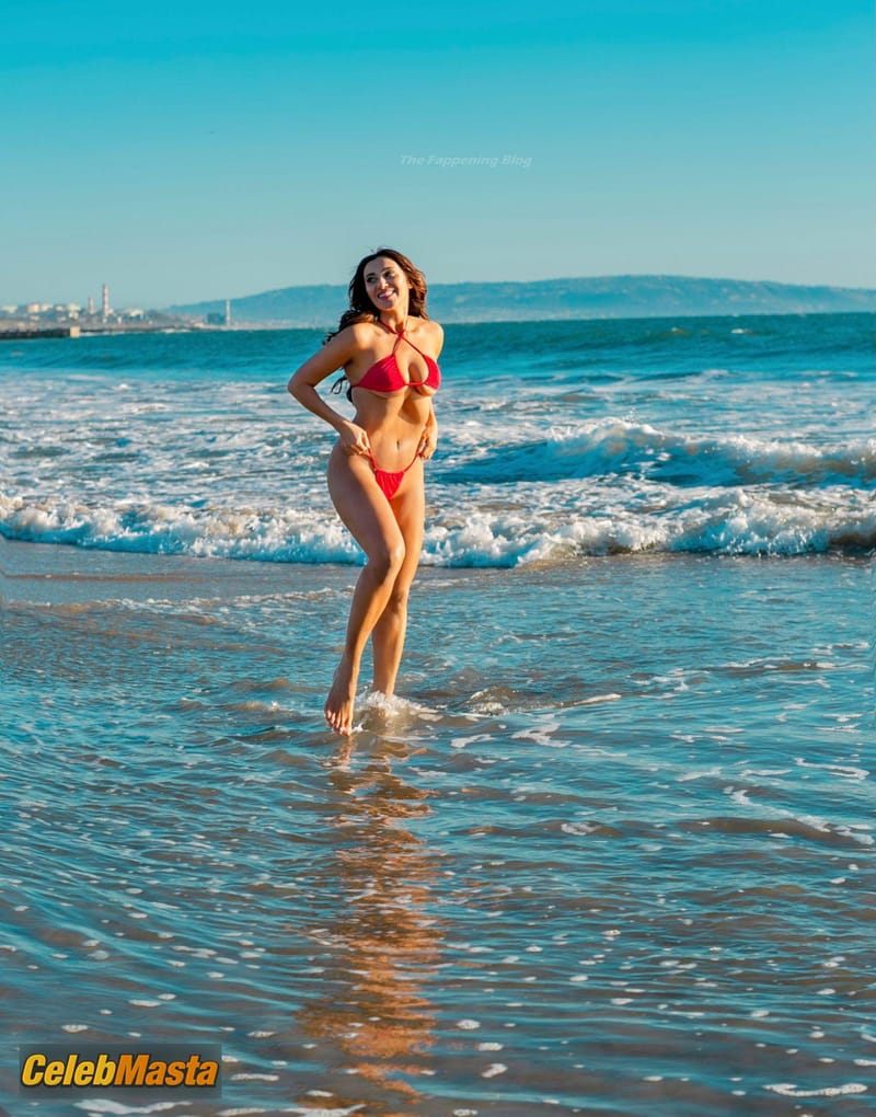 Jewell Farshad Photo Set: Sexy Flaunts Her Athletic Body In A Skimpy Red Bikini photo 4