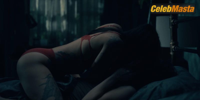 Kate Siegel Photo Collection from The Haunting Of Hill House photo 4