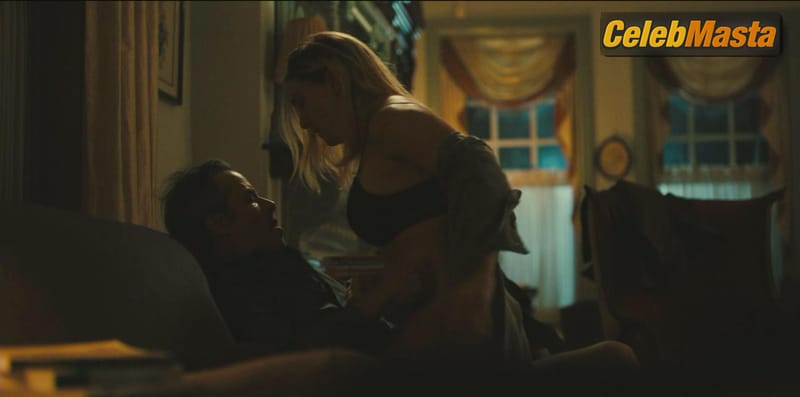 Kate Winslet Photos from Mare Of Easttown photo 3