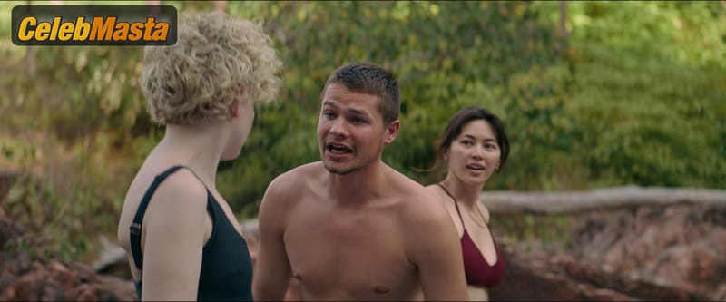 Julia Garner Scene Photos Gallery from The Royal Hotel photo 1