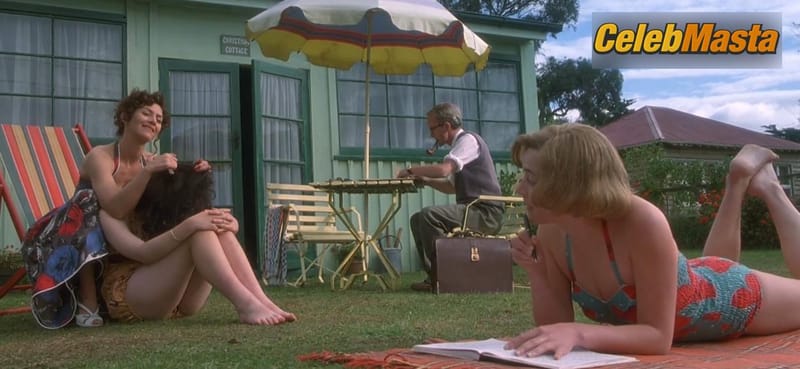 Kate Winslet Scene Photos Gallery from Heavenly Creatures photo 4
