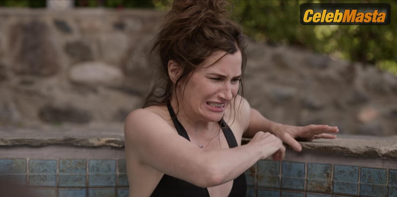 Photo Gallery: Kathryn Hahn in Tiny Beautiful Things photo 1