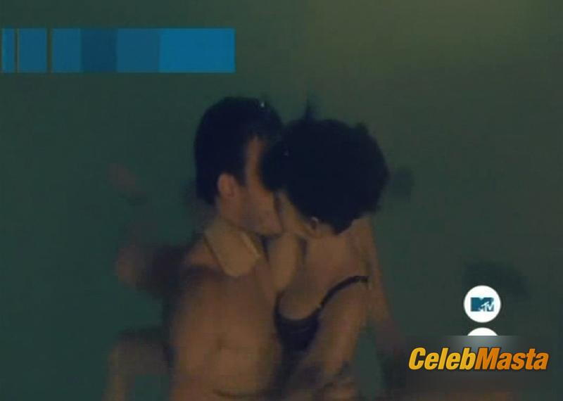 Katy Perry Scene Photos Gallery from Teenage Dream photo 4