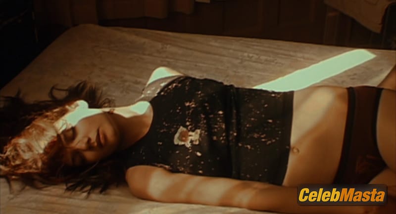 Katie Holmes Photo Set from Pieces Of April photo 4
