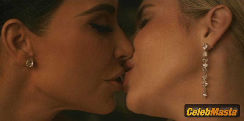 Kim Kardashian Photo Gallery from American Horror Story photo 3