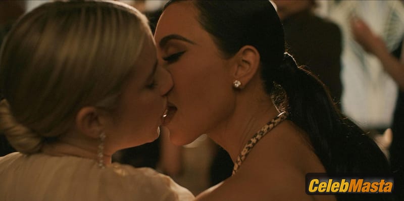 Kim Kardashian Photo Gallery from American Horror Story photo 4