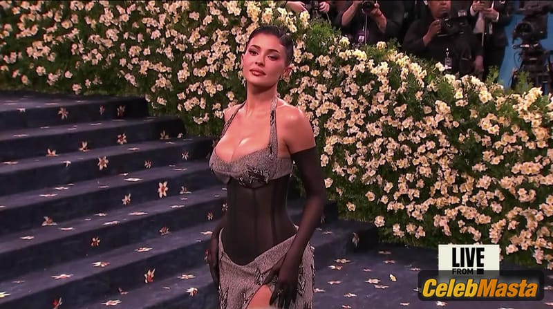 Kylie Jenner Photo Set from E! Live From The Red Carpet photo 2