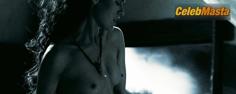 Photo Gallery: Lena Headey in 300 photo 4