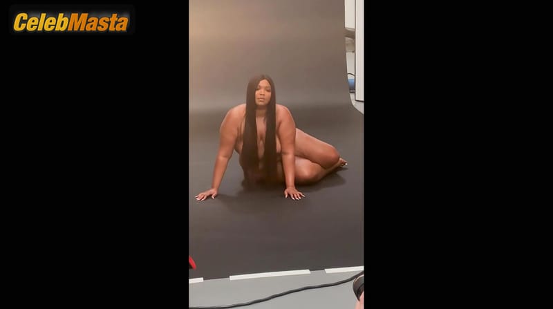 Lizzo Photo Set photo 4