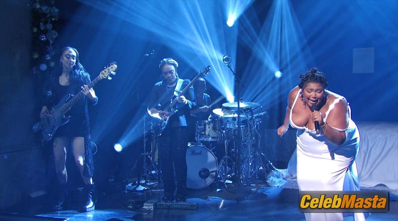 Lizzo Photo Set from Saturday Night Live photo 3