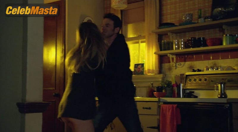 Photo Gallery: Marin Ireland in The Divide photo 3
