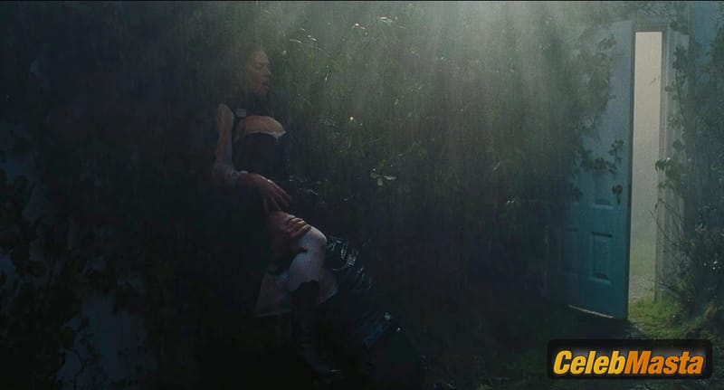 Photo Gallery: Margot Robbie in “wuthering Heights” photo 3