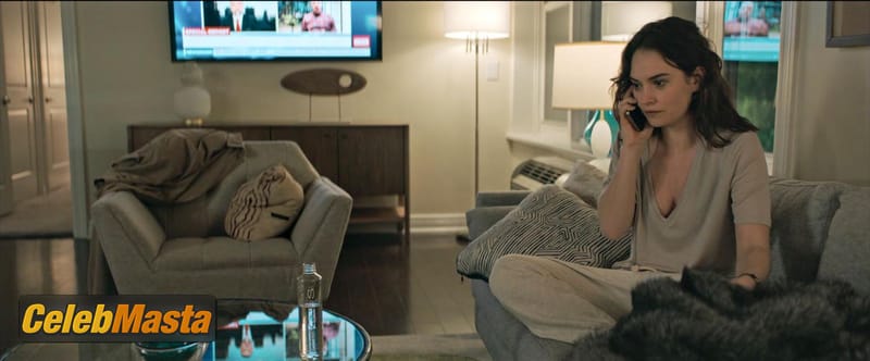 Photo Gallery: Lily James in Relay photo 1