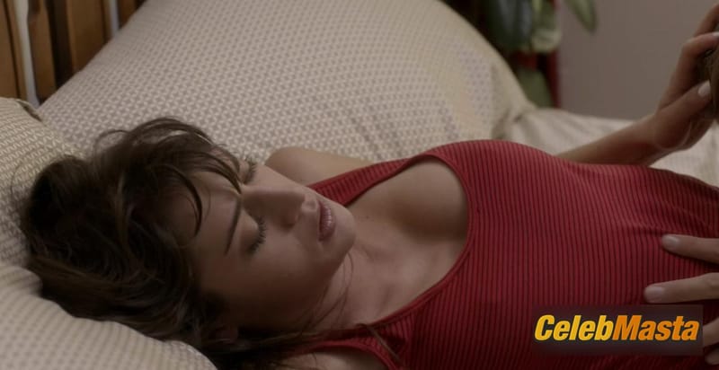 Lizzy Caplan Photo Collection from Save The Date photo 2