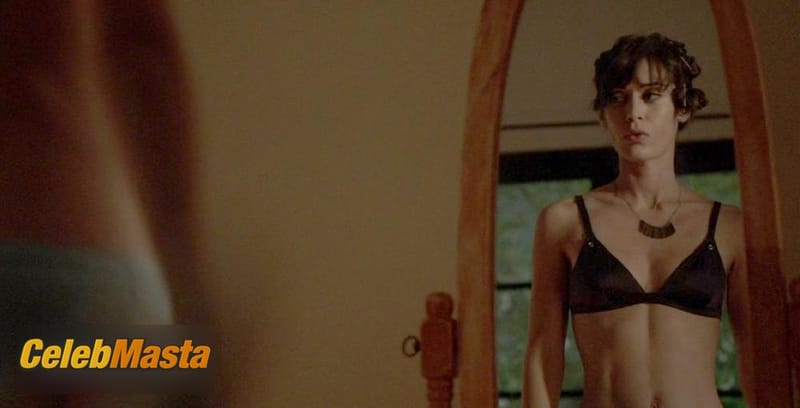 Lizzy Caplan Photo Collection from Save The Date photo 4