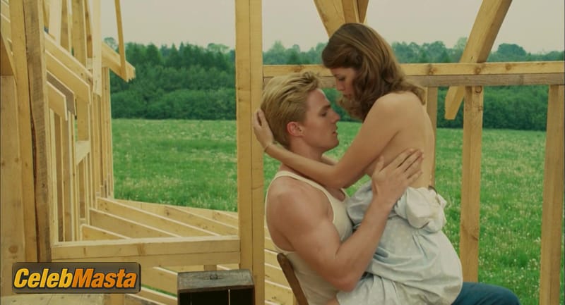 Mischa Barton Photo Gallery from Closing The Ring photo 3