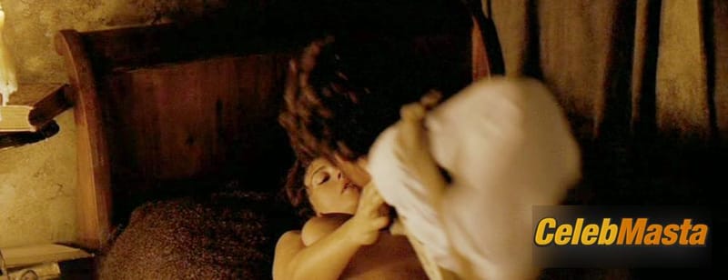 Monica Bellucci Photo Set from Napoleon Et Moi photo 3