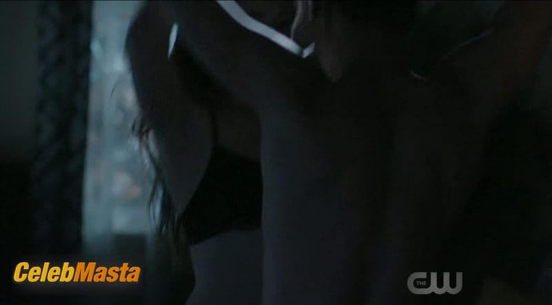 Photo Gallery: Peyton List in Frequency photo 2