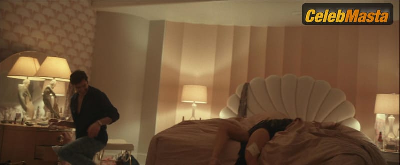 Riley Keough Photo Gallery from Daisy Jones & The Six photo 3