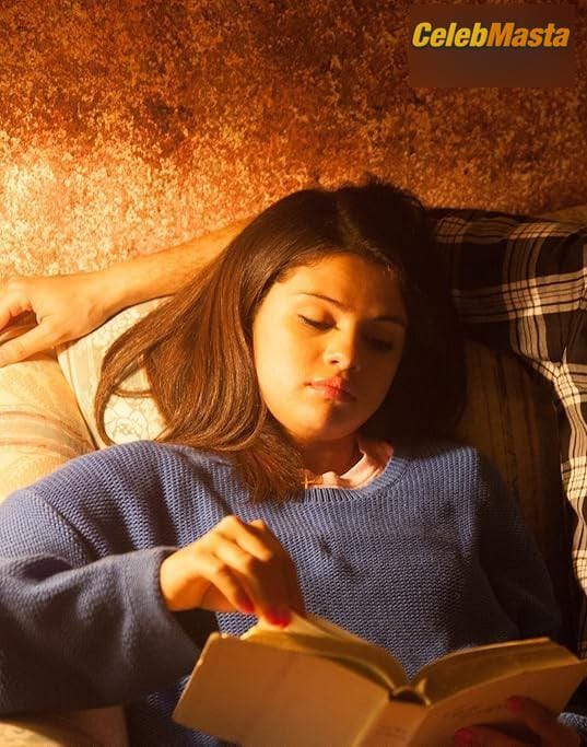 Selena Gomez Scene Photos Gallery from Spring Breakers photo 3