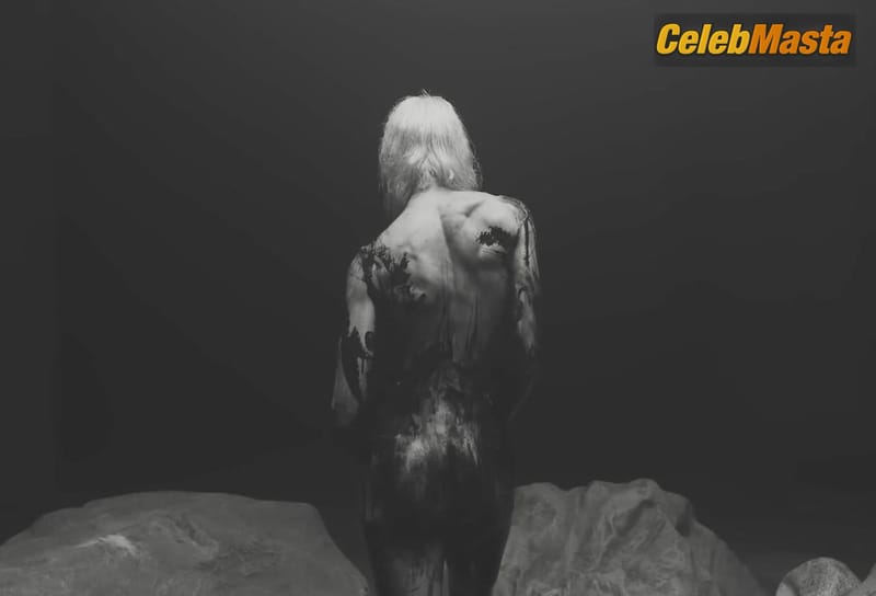 Photo Gallery: Taylor Momsen in For I Am Death // Life Evermore Pt.2 photo 2