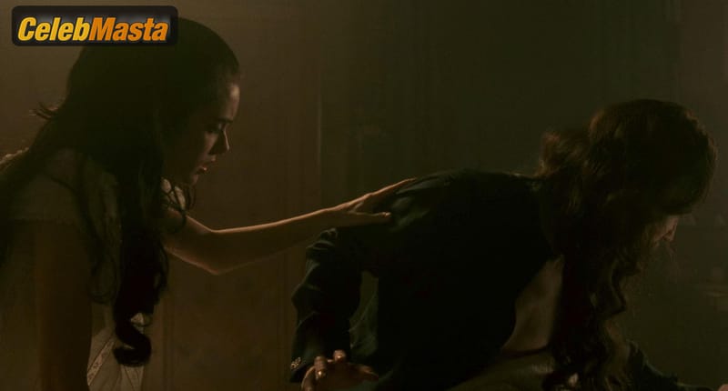 Photo Gallery: Winona Ryder in Dracula photo 3