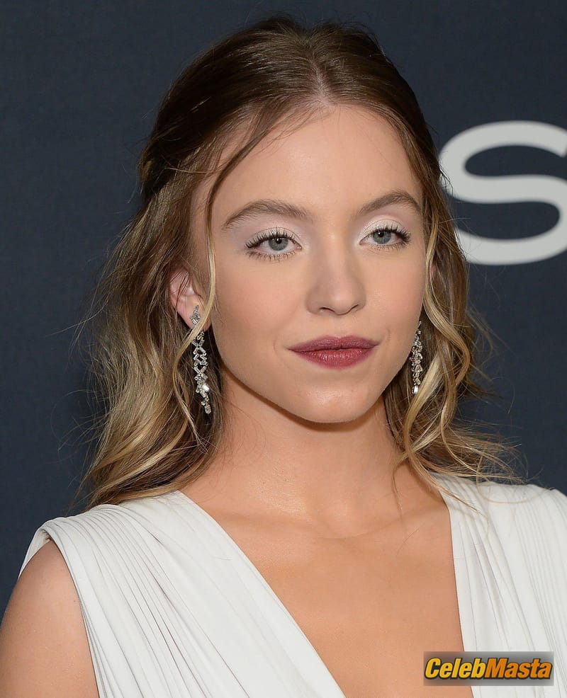 Sydney Sweeney Braless at the Amazon Studios and HBO’s Official Golden Globes After Party at Circa 55 Restaurant in Los Angeles, California Photo Gallery photo 4