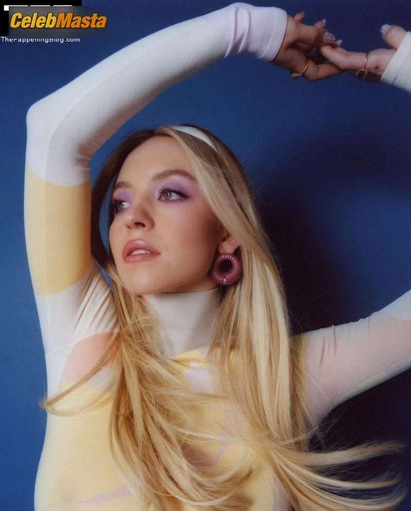 Sydney Sweeney Sexy Poses Flaunting Her Hot Tits In A Photoshoot photo 4