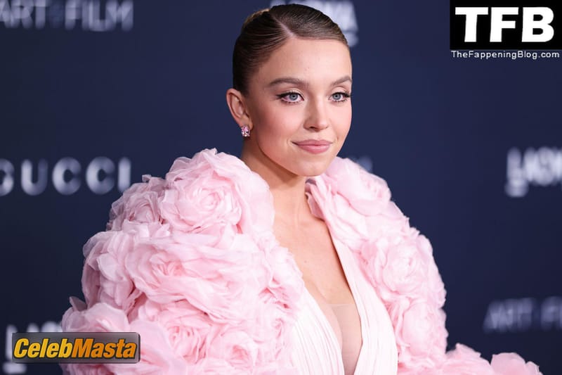 Sydney Sweeney Sexy Seen Flaunting Her Hot Cleavage At The Annual LACMA Art And Film Gala In Los Angeles Photo Gallery photo 1