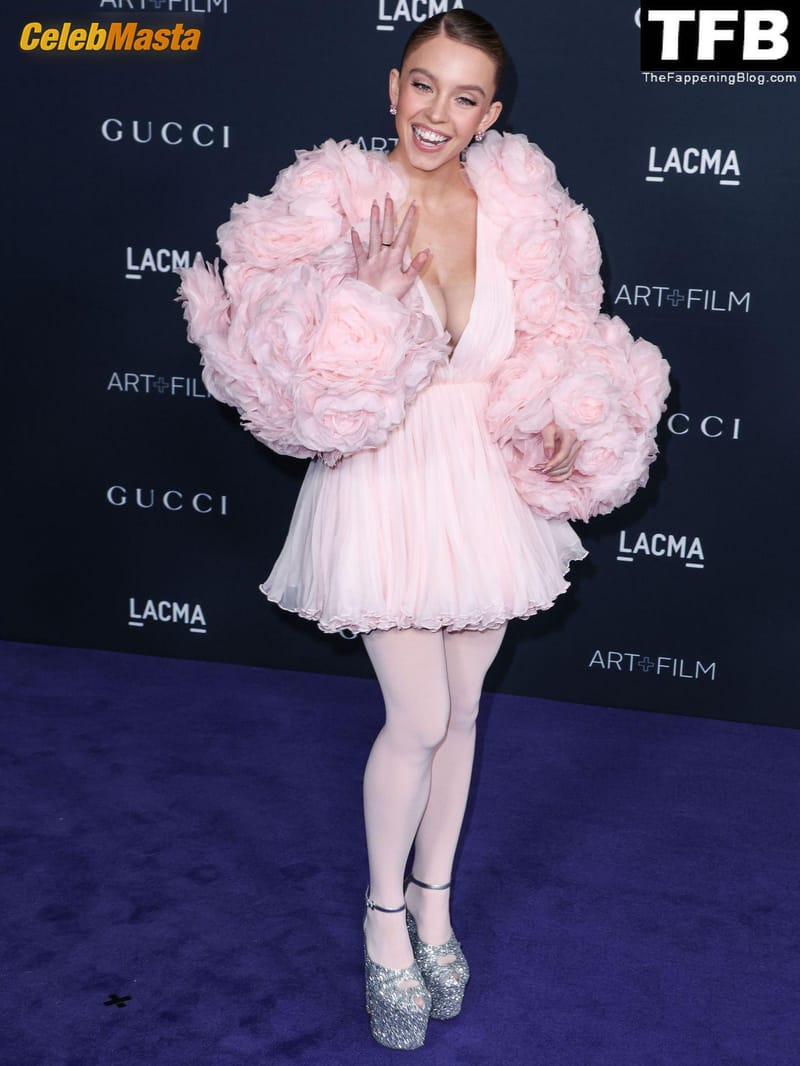 Sydney Sweeney Sexy Seen Flaunting Her Hot Cleavage At The Annual LACMA Art And Film Gala In Los Angeles Photo Gallery photo 4